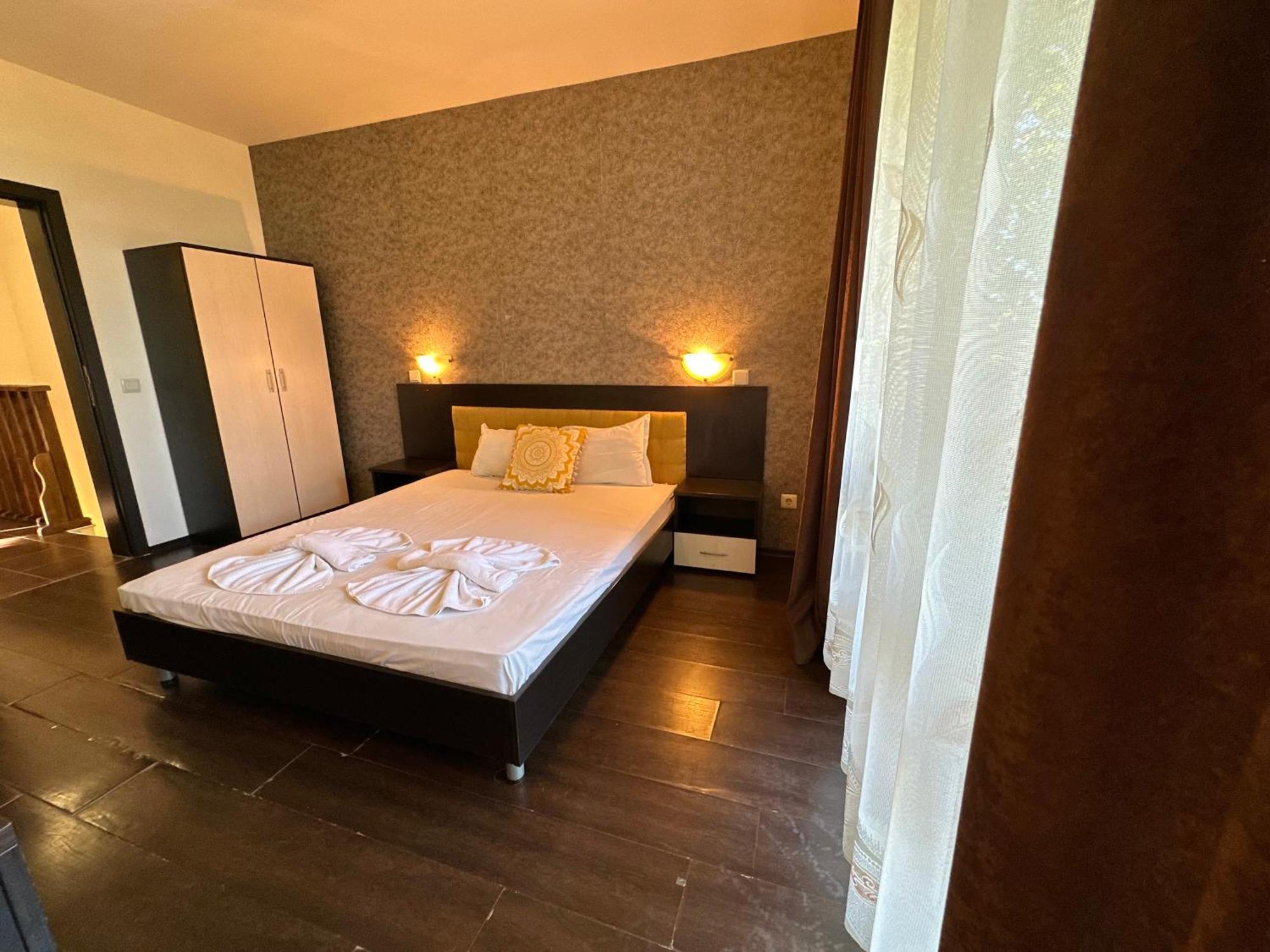 Menada Imperial Heights Villas Sunny Beach Exterior foto