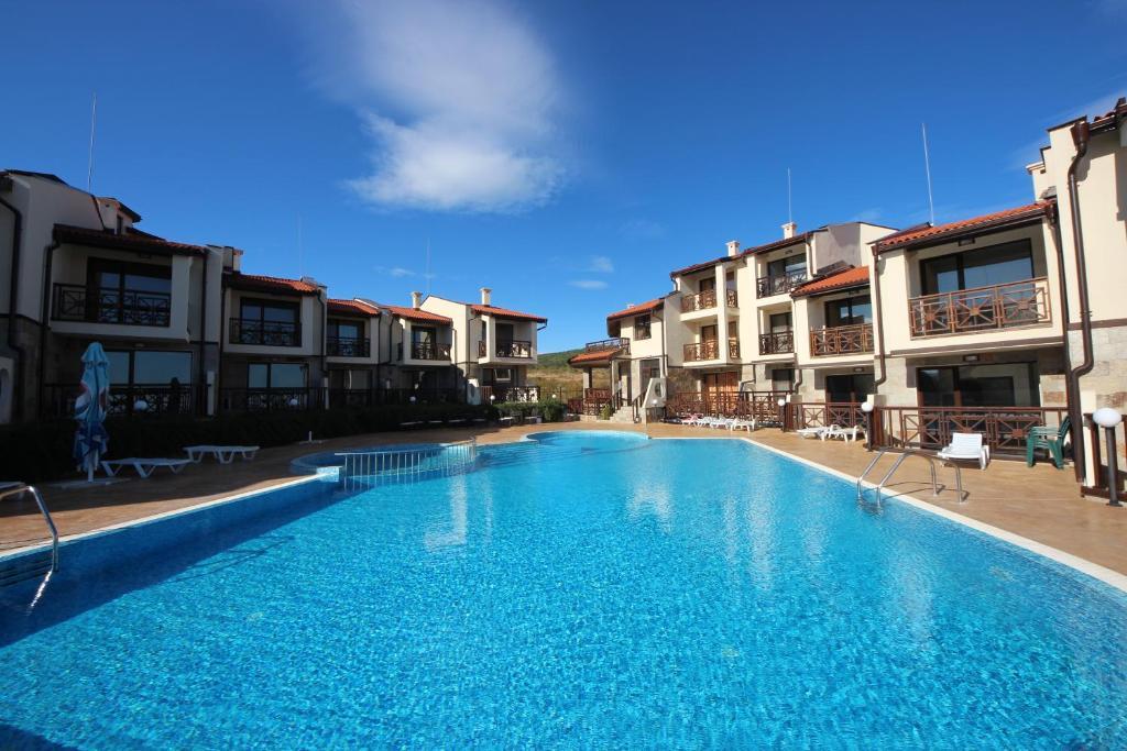 Menada Imperial Heights Villas Sunny Beach Exterior foto
